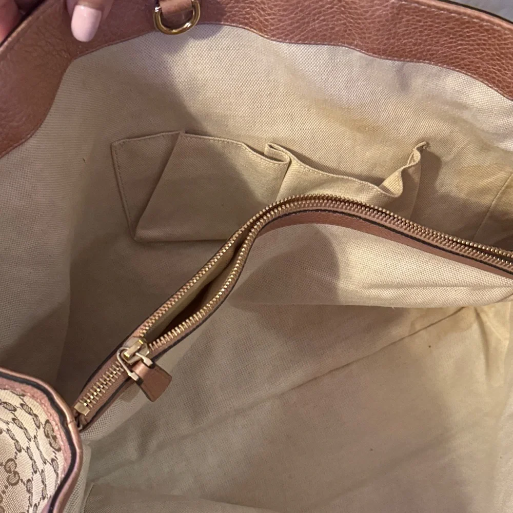 Gucci Beige GG Canvas Tote with Pink Trim excellent condition!! - Picture 2 of 3
